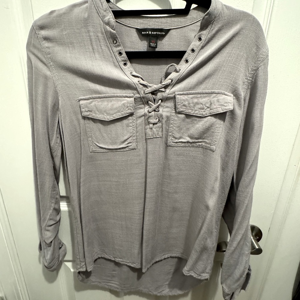 Rock & Republic Gray longed sleeve blouse